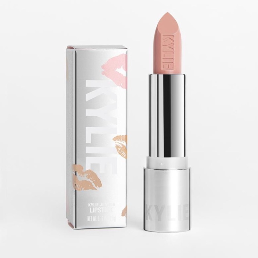 Kylie Cosmetics Lipstick in Creme Brûlée